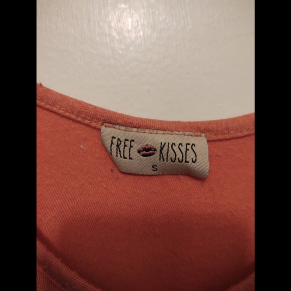 Free Kisses "Wild Hearts" T-shirt - Picture 4 of 4
